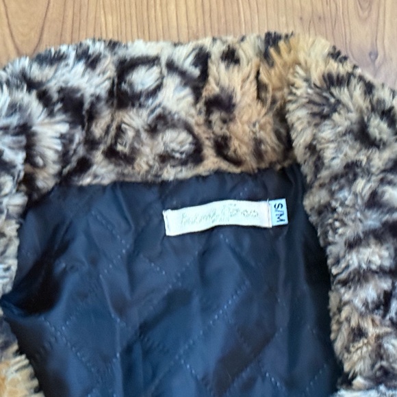 Kimi & Co  Women’s S/M Leopard Print Retro Faux Fur Jacket Coat - Picture 2 of 5